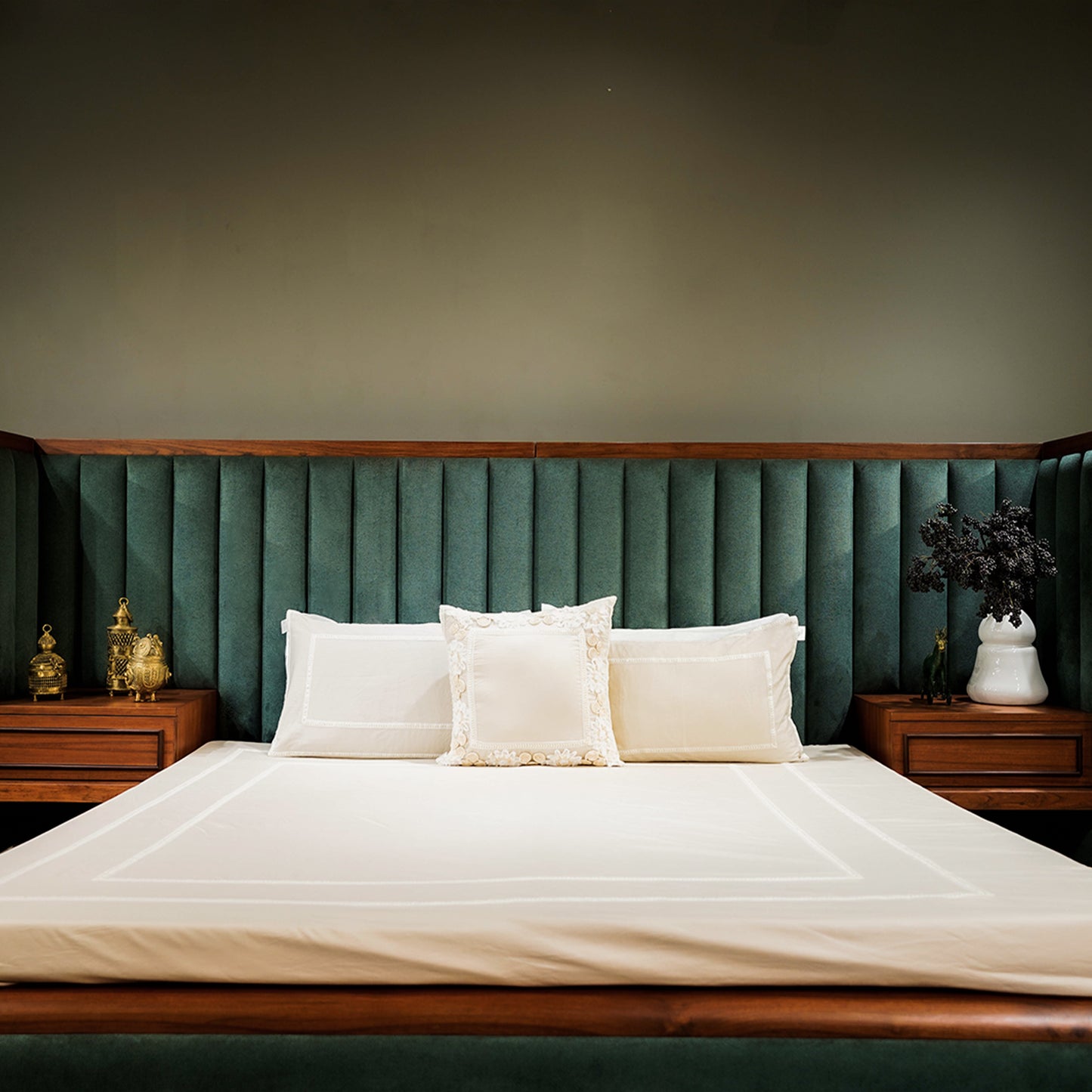 Champagne Charm Trimmed Bliss 300 TC|500 TC Bed Set