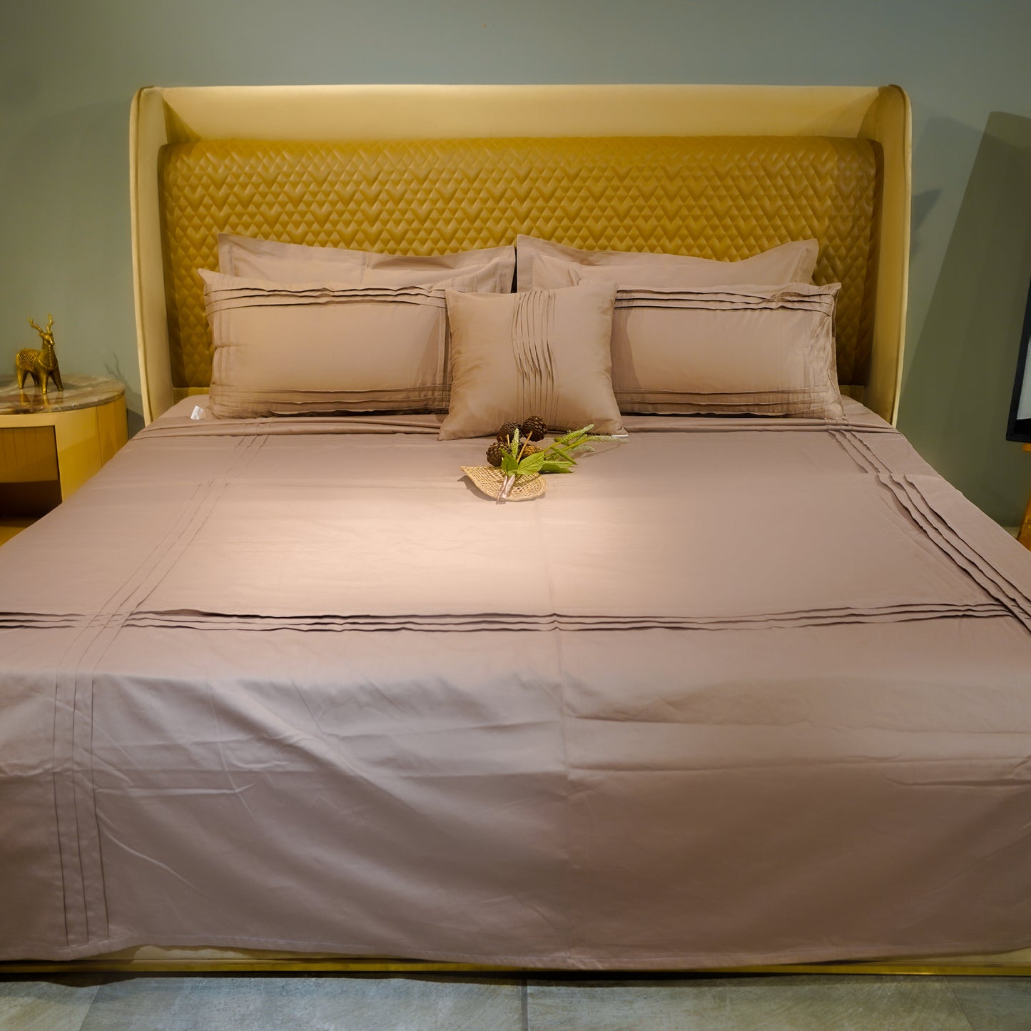 Mocha Bliss Classic Charm 500 TC Bed Set