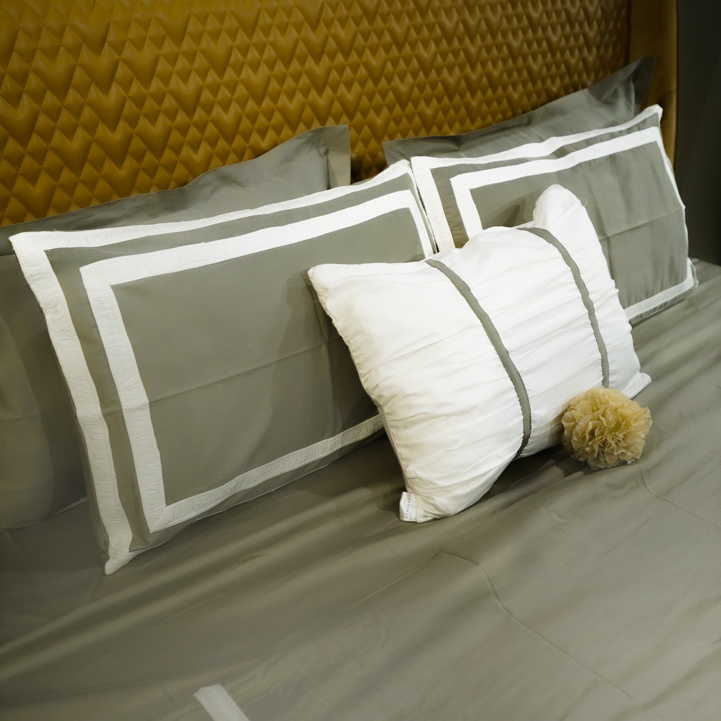 Mystic Moss Opulent Edge 300 TC|500 TC Bed Set