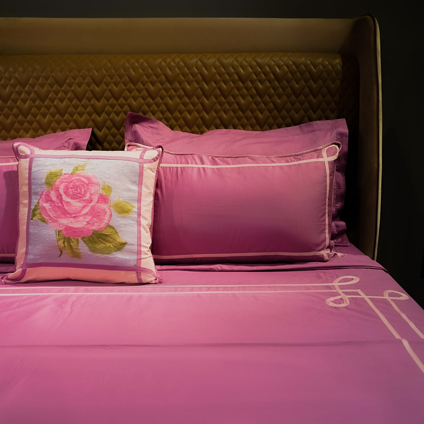 Rose Quartz Tranquil Curve 300 TC|400 TC|500 TC Bed Set