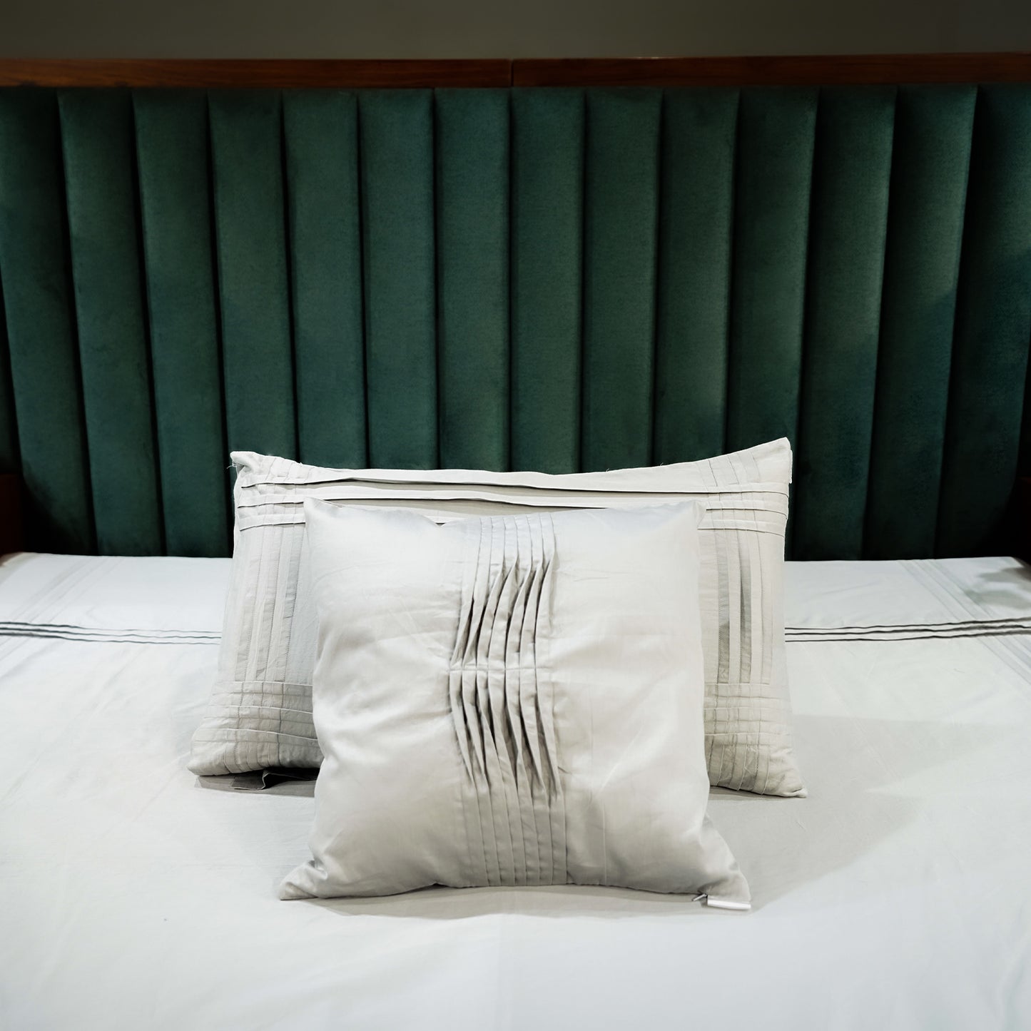 Silver Mist Classic Charm 300 TC|500 TC Bed Set