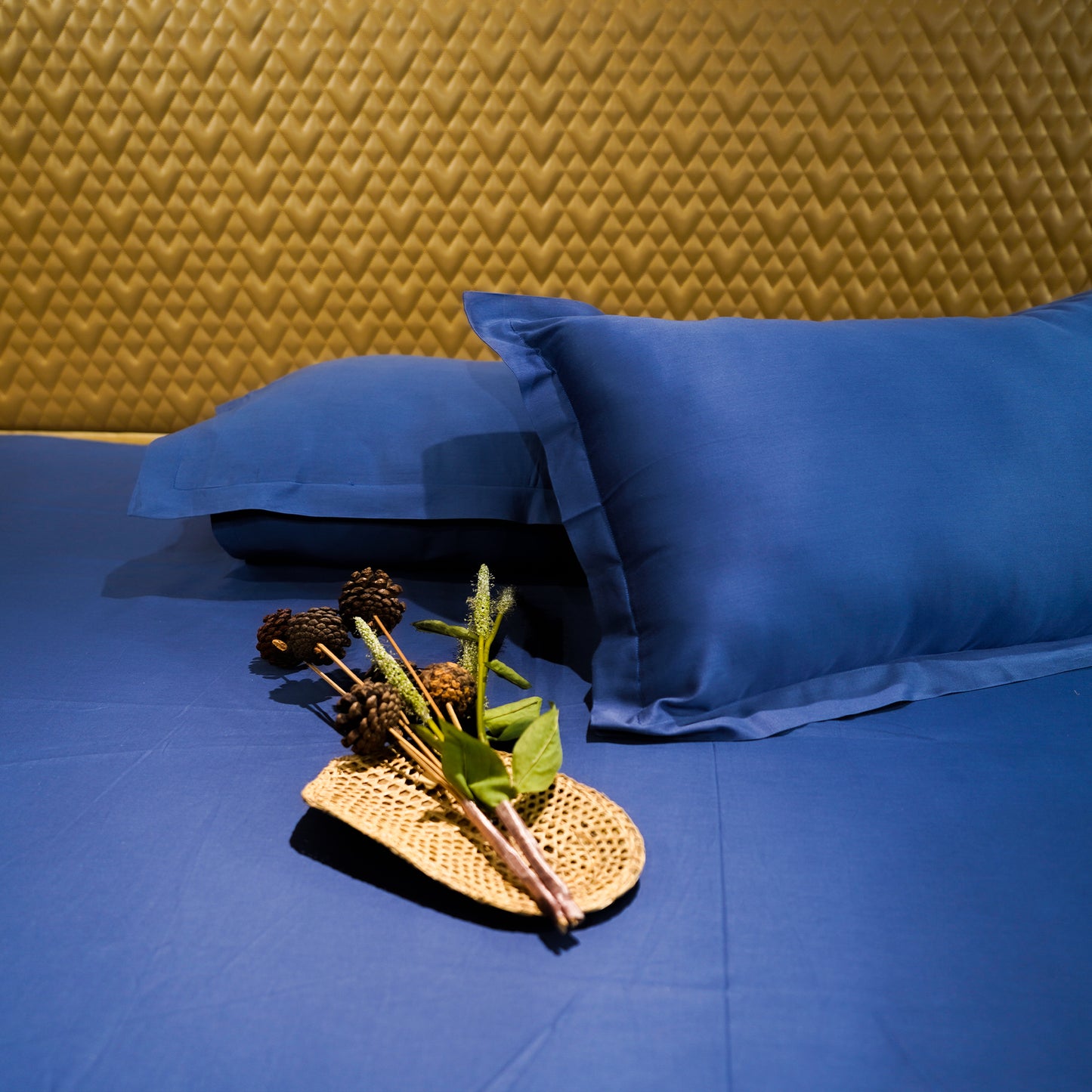 Blue pure cotton flat bed sheet for king/queen/single bed – breathable, soft, skin-friendly & fade-resistant bedding for Indian homes.