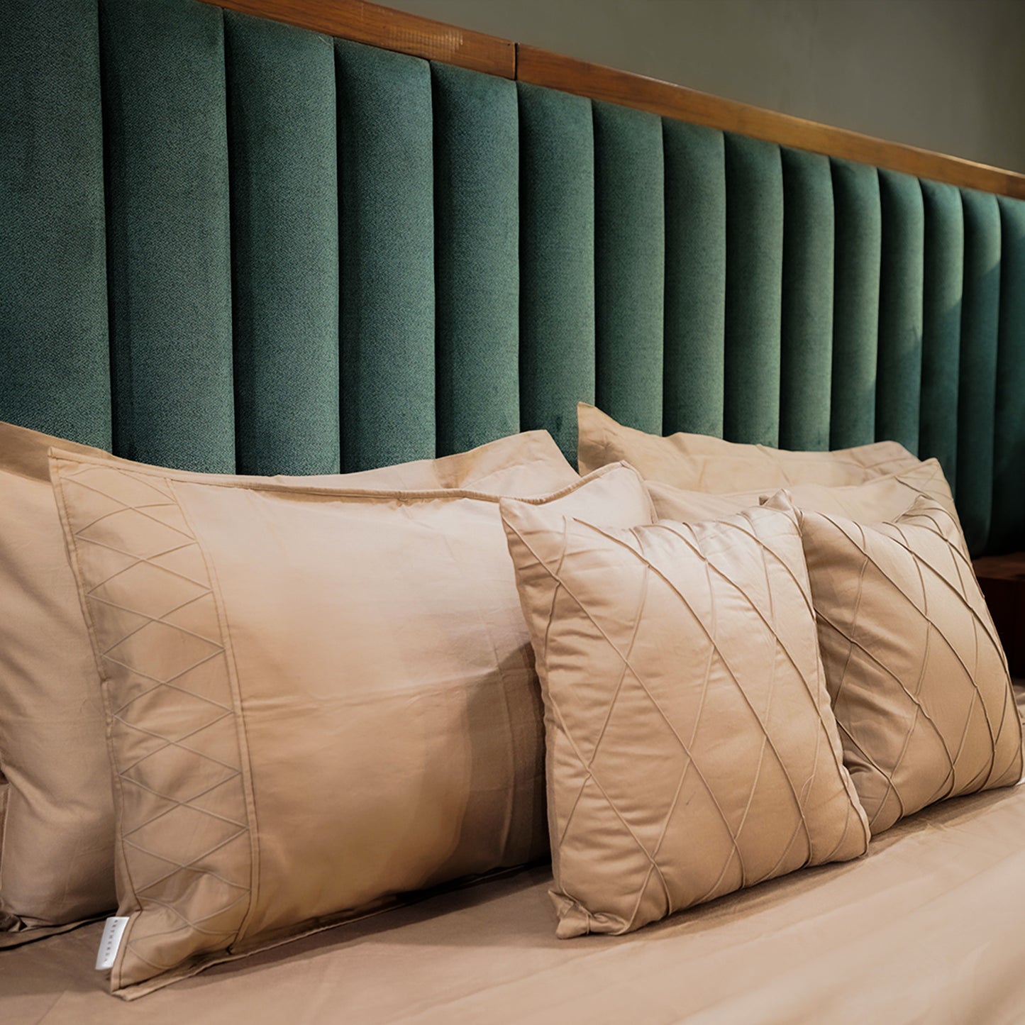 Majestic Sapphire Diamond Simplicity 300 TC|500 TC Pillow Cover