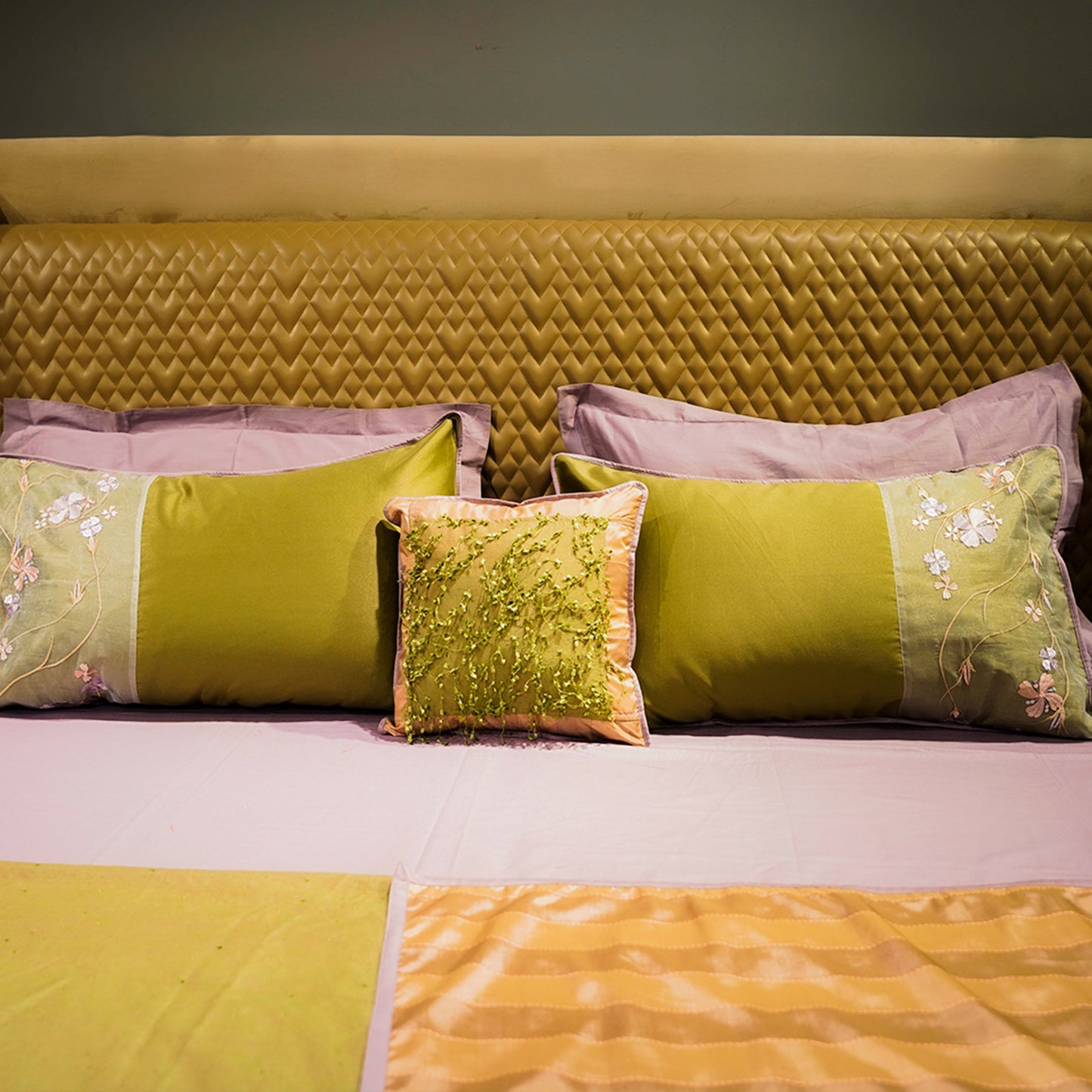 Lush Green Valley Bed Cover