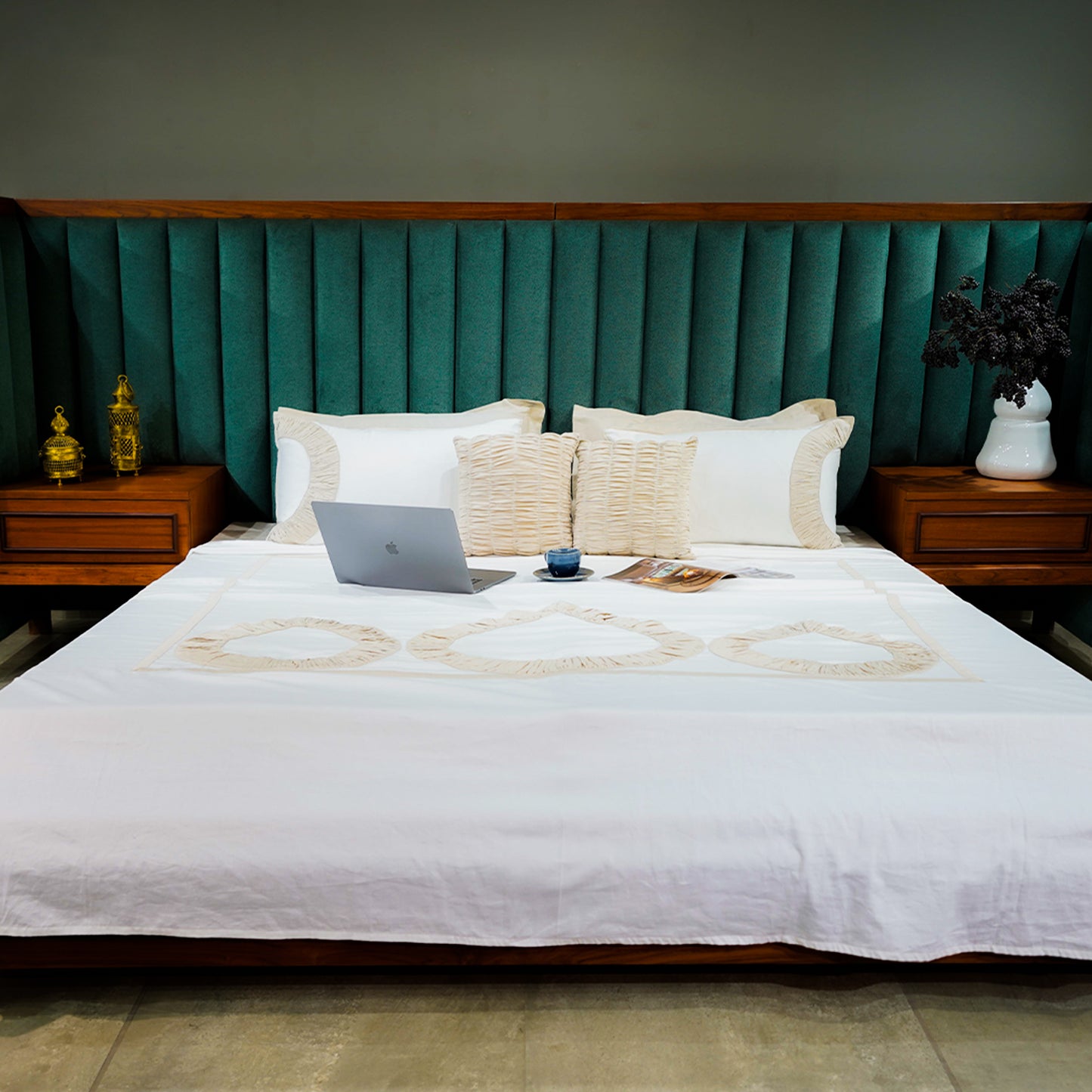Pure Alabaster Teardrop Elegance 300 TC|400 TC|500 TC Bed Set