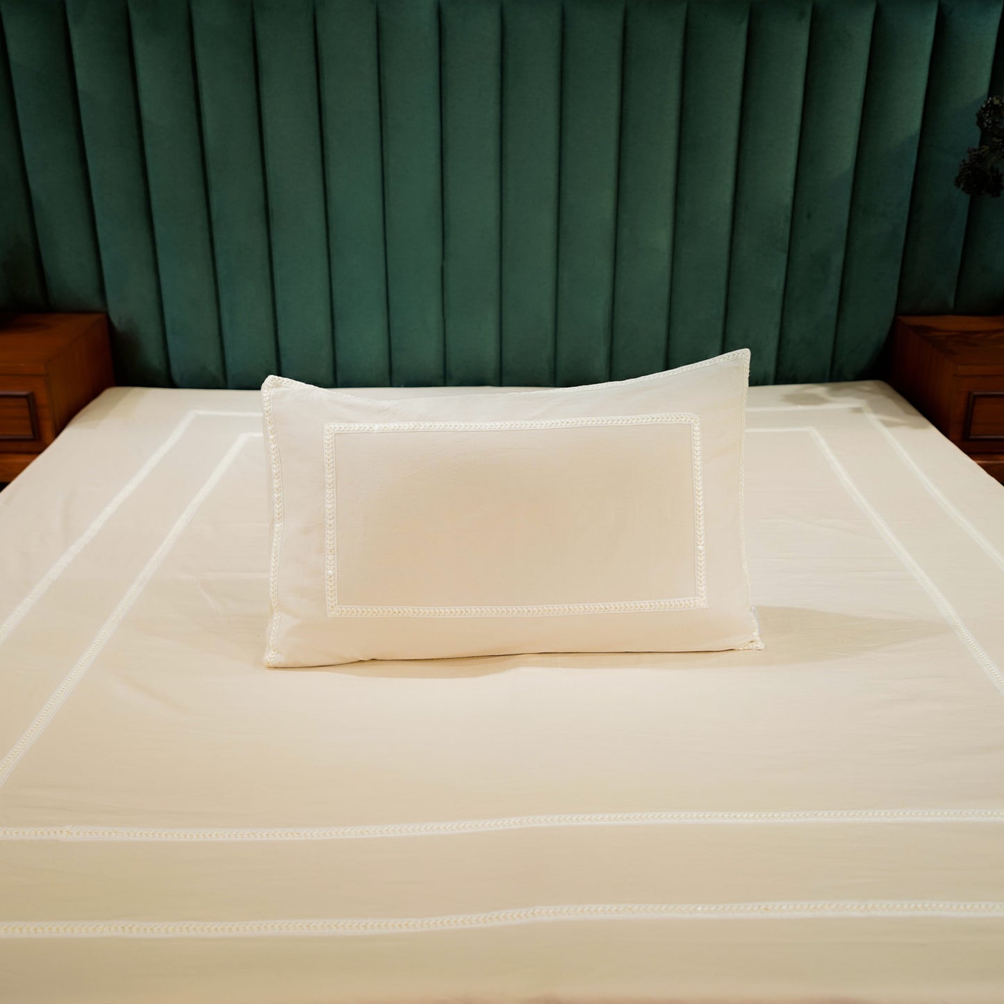 Majestic Sapphire Trimmed Bliss 300 TC|500 TC Pillow Cover