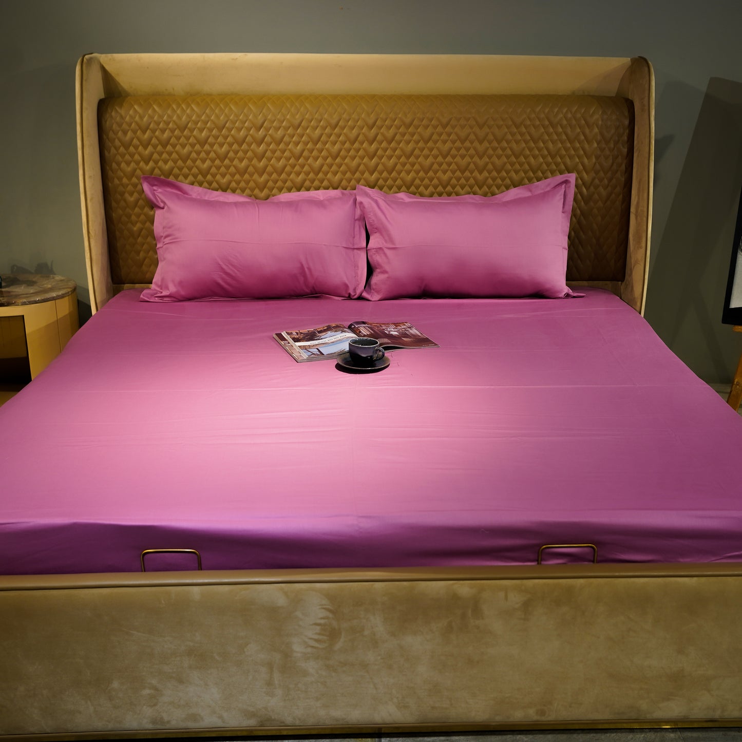 Pink pure cotton flat bed sheet for king/queen/single bed – breathable, soft, skin-friendly & fade-resistant bedding for Indian homes.