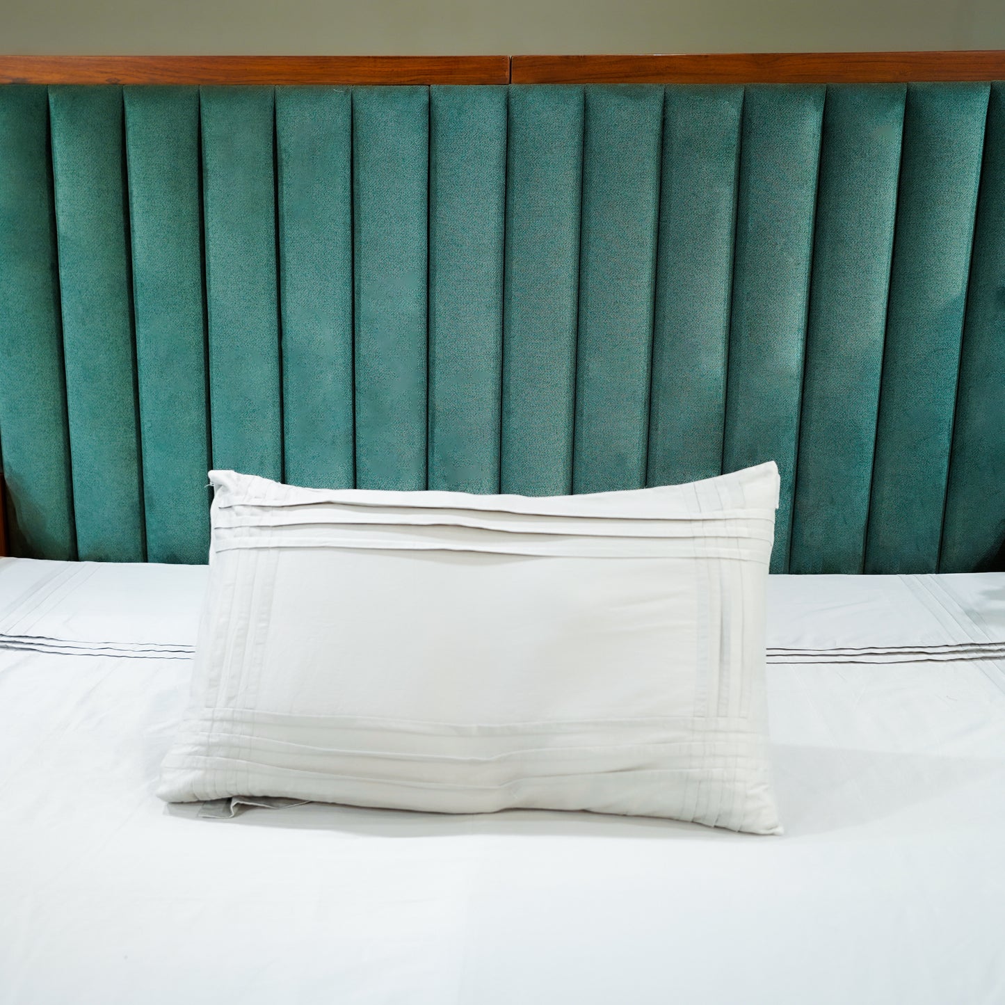 Silver Mist Classic Charm 300 TC |500 TC Pillow Cover