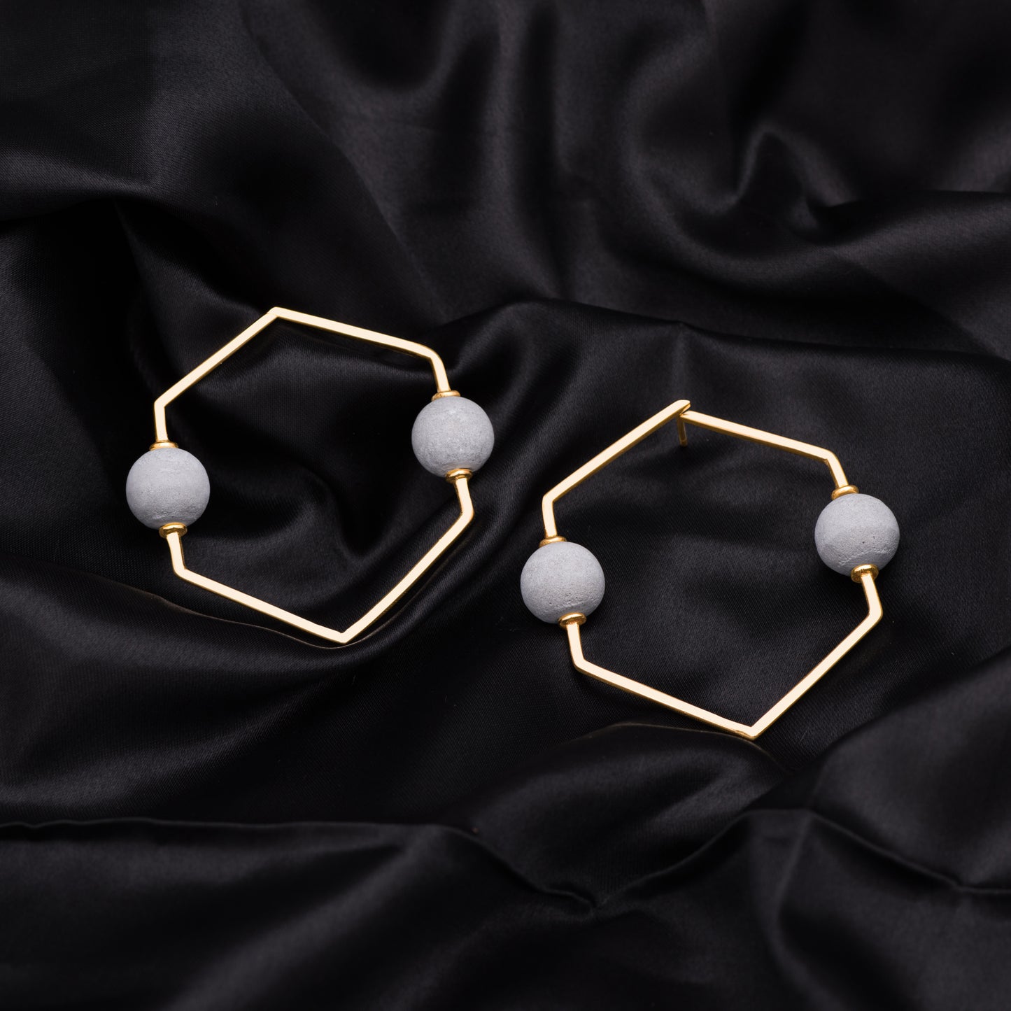 Honeycomb Earrings – Geometric Grace in Gold