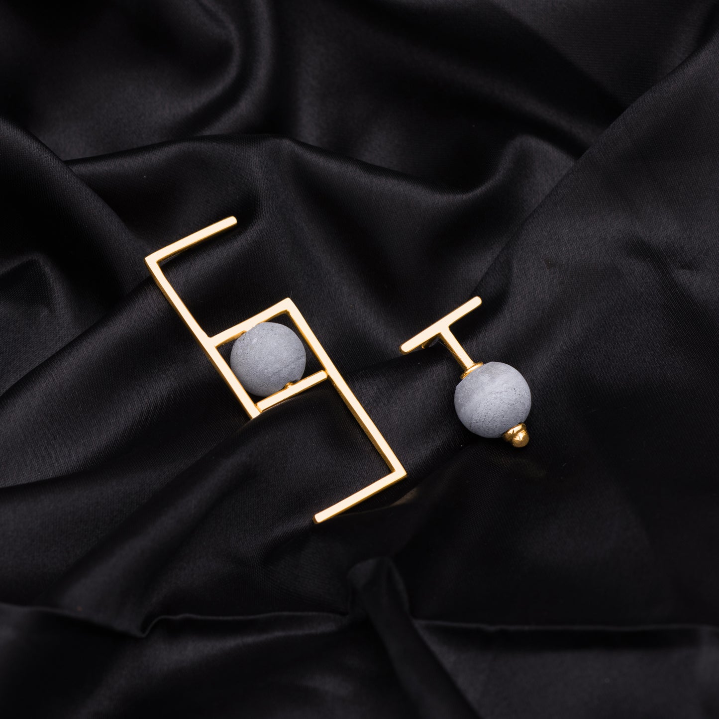 Bracket Curve Earrings – Sculptural Boldness in Matte Gold
