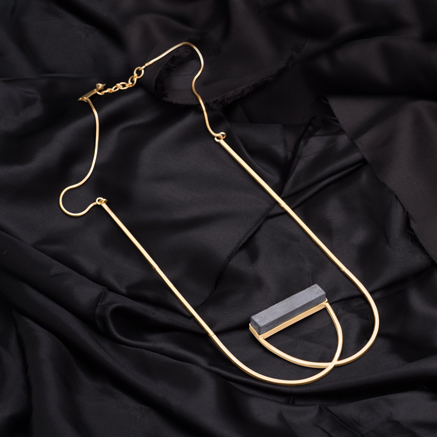 Cubic Necklace – Sculptural Geometry in Antique Gold