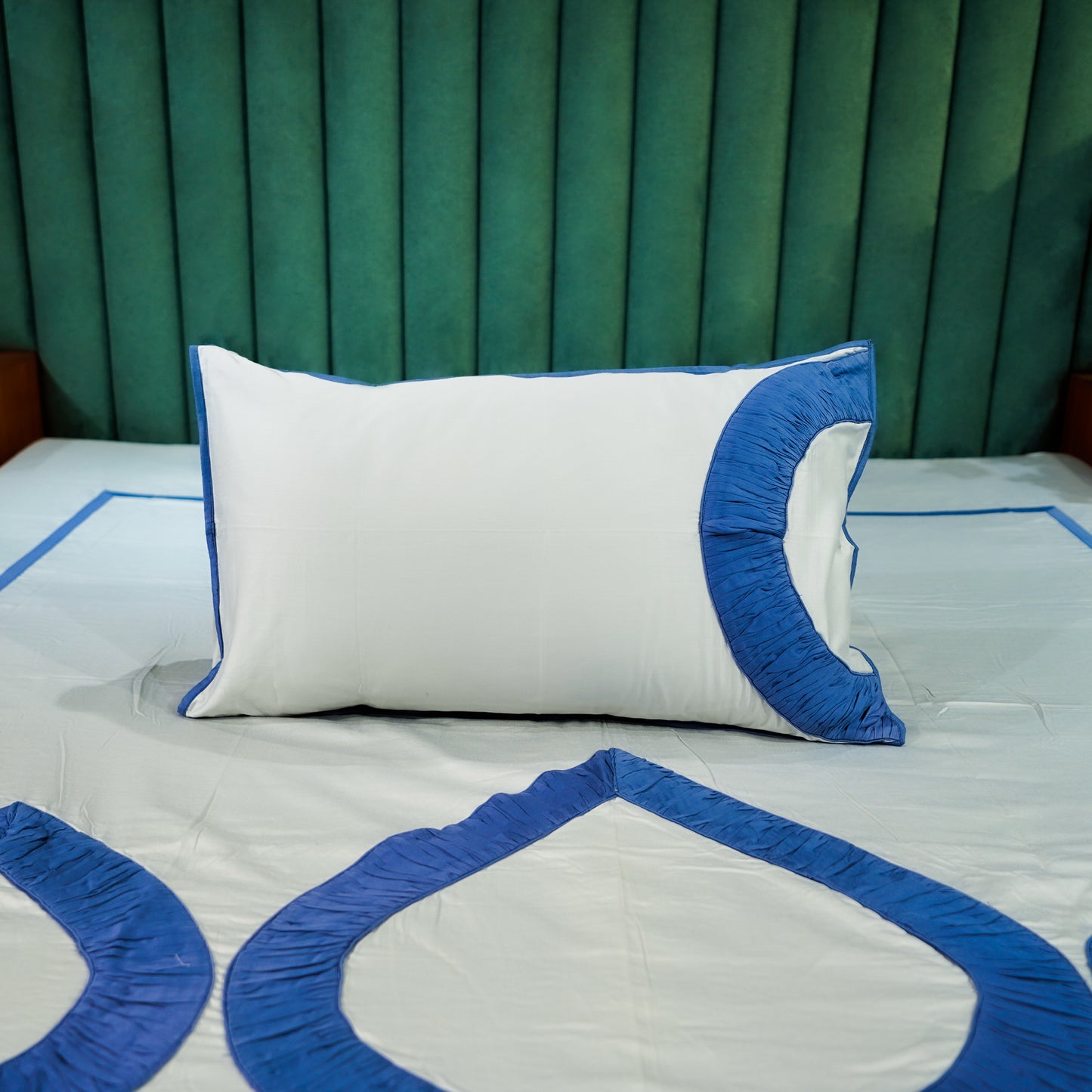 Mocha Bliss Teardrop Elegance 300 TC|400 TC|500 TC Pillow Cover