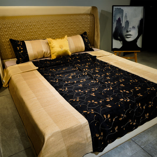 Floral Noir Elegance Bed Cover