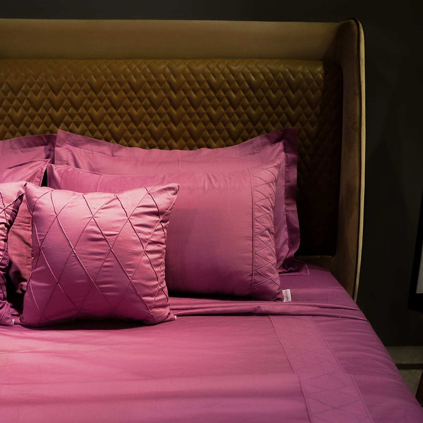 Rose Quartz Diamond Simplicity 300 TC|400 TC|500 TC Designer Bed Sheet