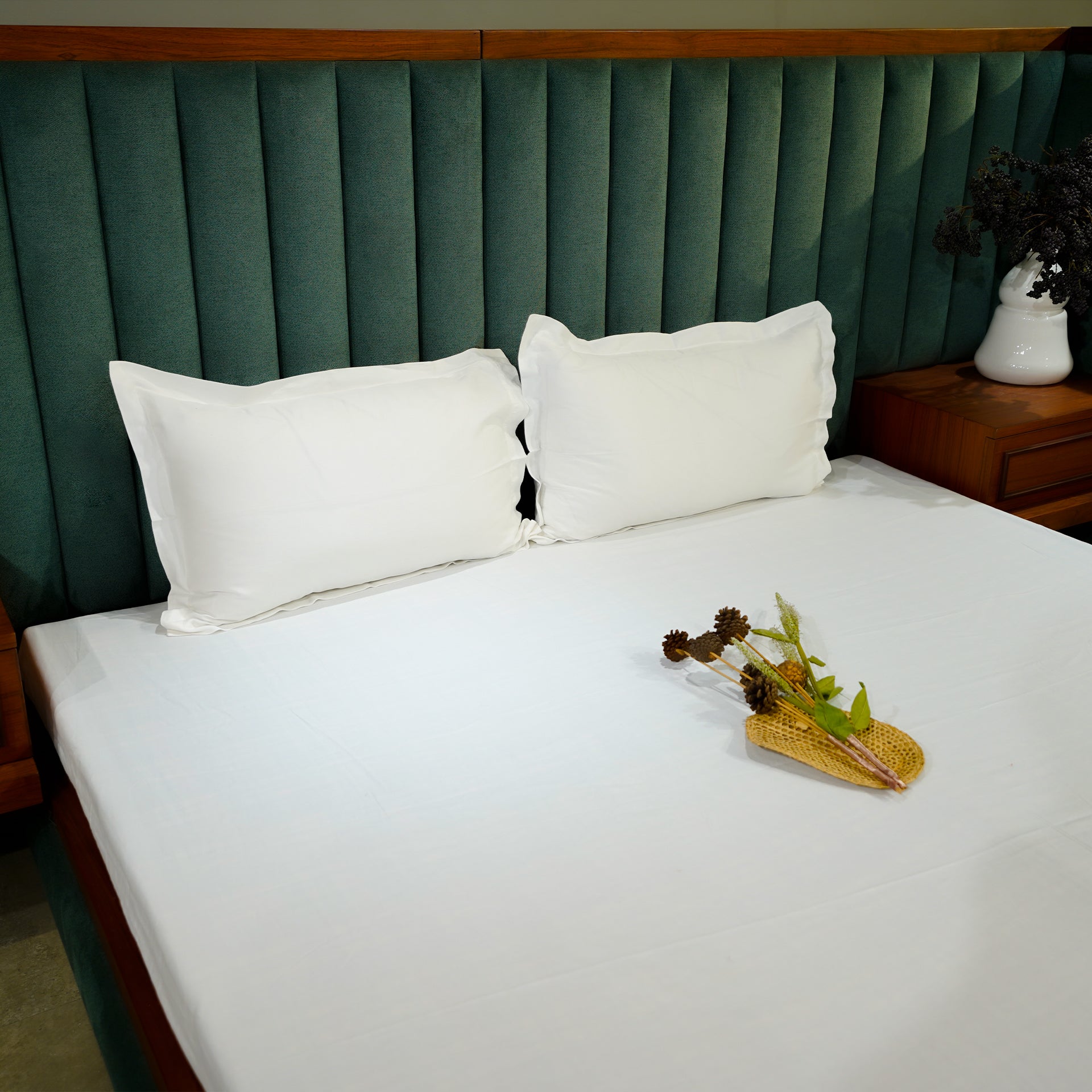 White pure cotton flat bed sheet for king/queen/single bed – breathable & soft bedding for Indian homes.