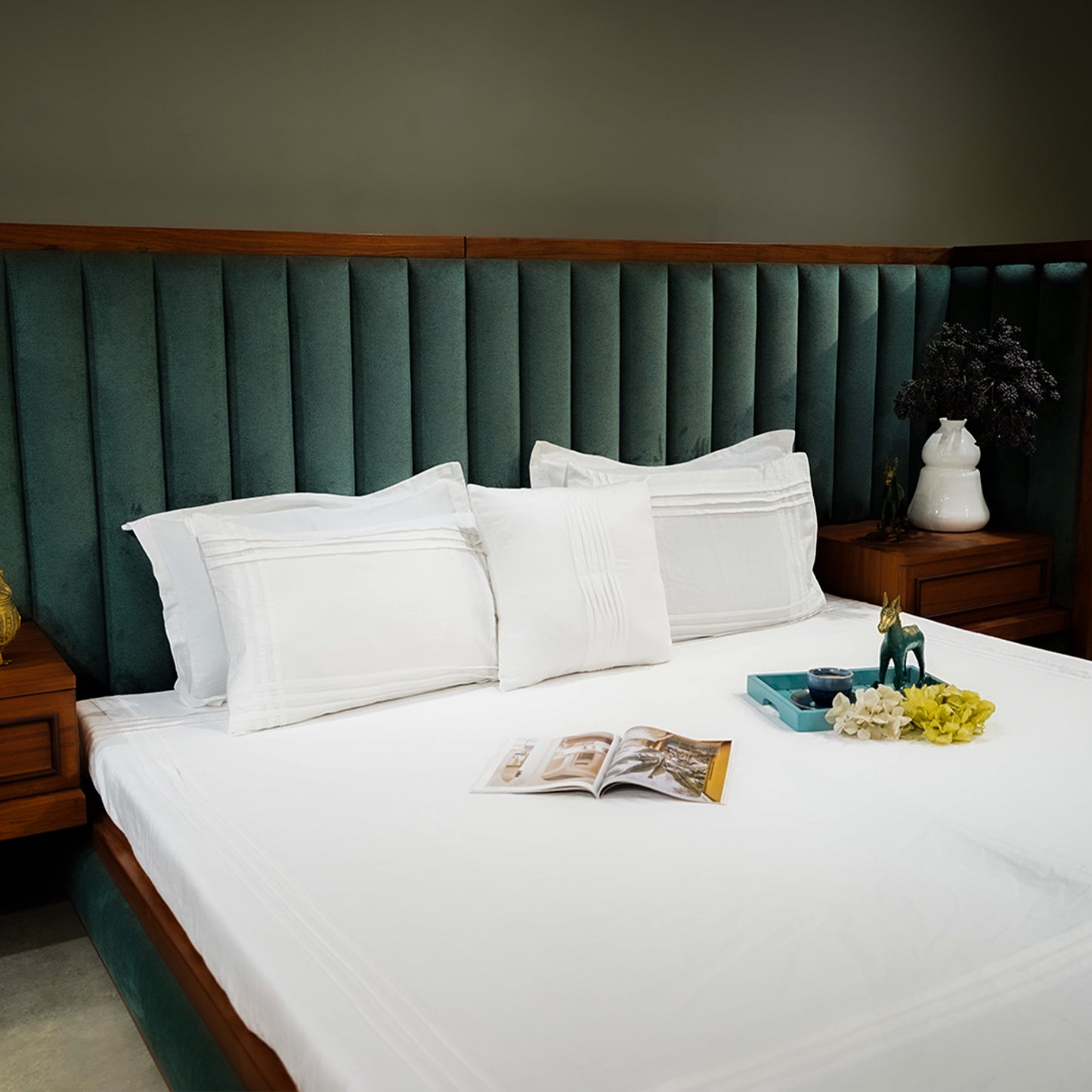 Mocha Bliss Classic Charm 500 TC Designer Bed Sheet