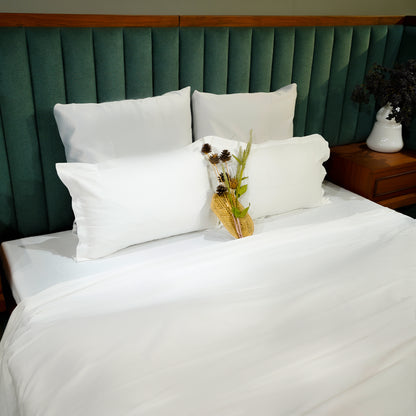 White pure cotton flat bed sheet for king/queen/single bed – breathable & soft bedding for Indian homes.