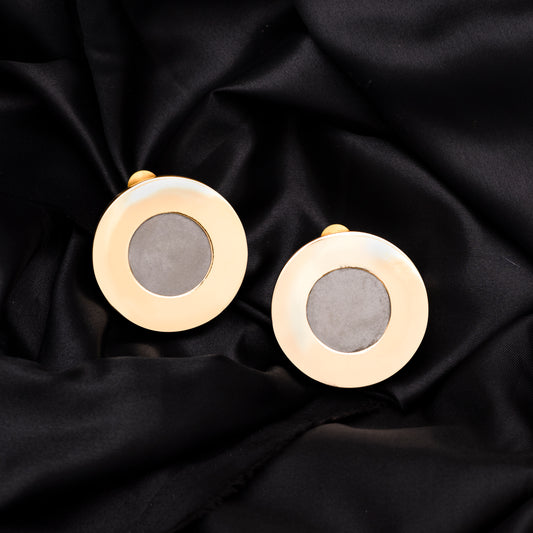 Cressa Earrings – Sculptural Curves in Gold Motion