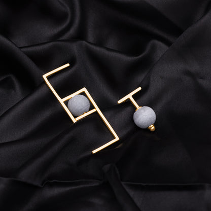 Bracket Curve Earrings – Sculptural Boldness in Matte Gold