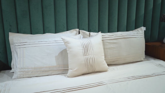 Champagne Charm Classic Charm 300 TC|500 TC Bed Set