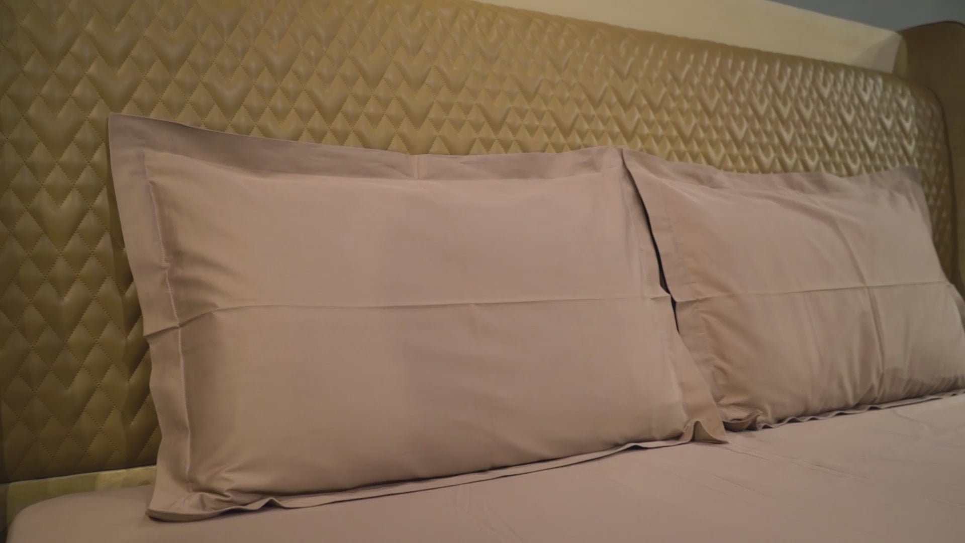 Coffee pure cotton flat bed sheet for king/queen/single bed – breathable, soft, skin-friendly & fade-resistant bedding for Indian homes.