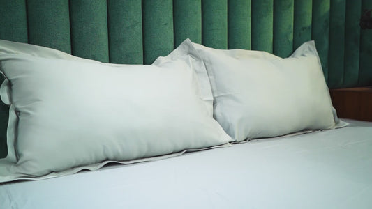 Grey pure cotton flat bed sheet for king/queen/single bed – breathable, soft, skin-friendly & fade-resistant bedding for Indian homes.