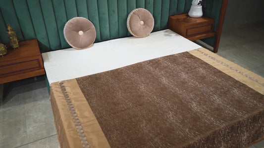 Gradient Bed Throw